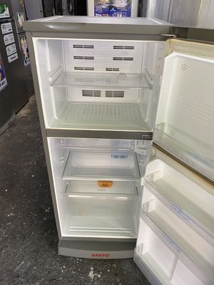 Tủ lạnh Sanyo 180 lít đầy đủ chức năng