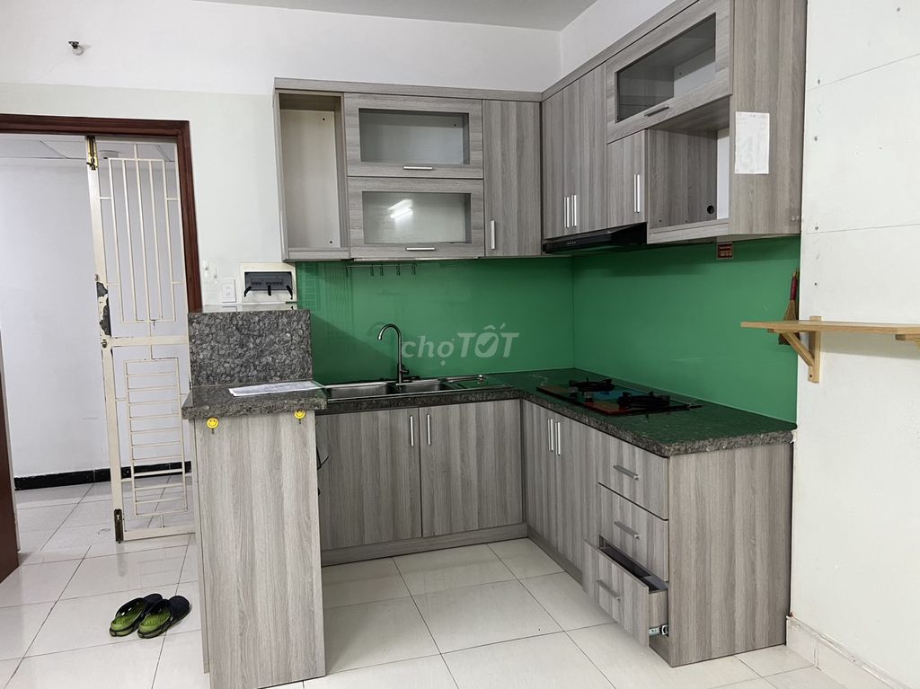 Cho thuê căn hộ 67m2 2PN 1WC nhà trống với giá 5,5tr- Happy City