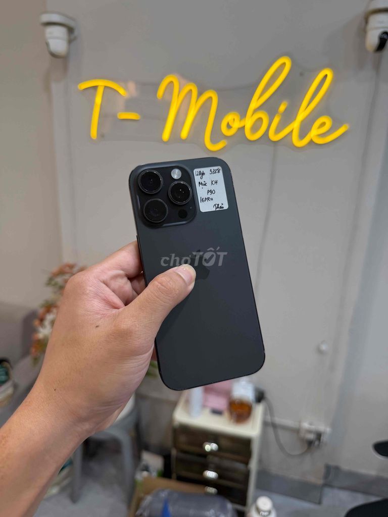 16 Pro 128Gb Quốc Tế zin full bản khay sim mực bé. Mua bán Điện thoại tại Quận Thanh Xuân Hà Nội được đăng bởi Ngô Tráng T Mobile hình 1