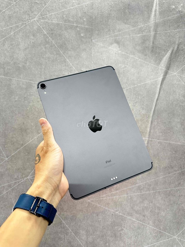 ipad 2018 256gb 4G pin 97% mới 99% xạc 113L