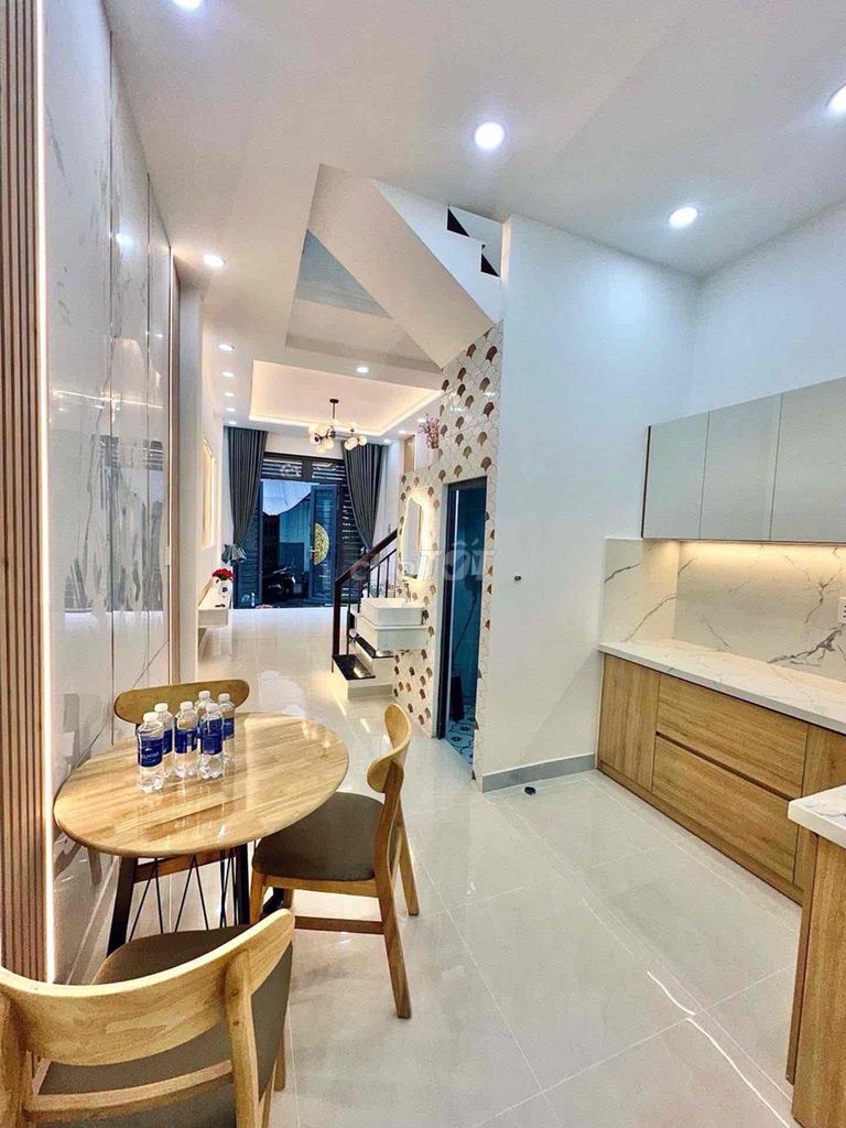 NHÀ 2 TẦNG MỚI KENG NGAY CV TÂN TRỤ TÂN BÌNH-Ô TÔ ĐỖ CỬA-NỞ HẬU TÀI LO