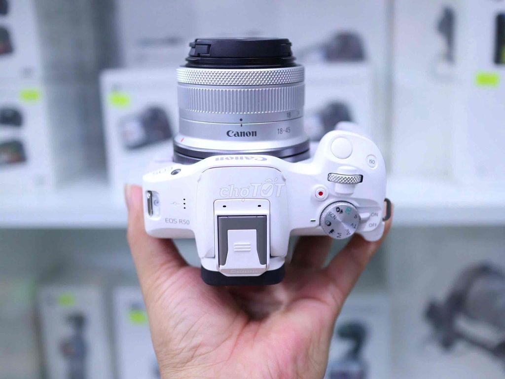 Máy ảnh Canon R50 Trắng+Lens 18-45stm. Mua bán Máy ảnh, Máy quay tại Thành phố Thủ Dầu Một Bình Dương được đăng bởi Chinh Lee hình 1