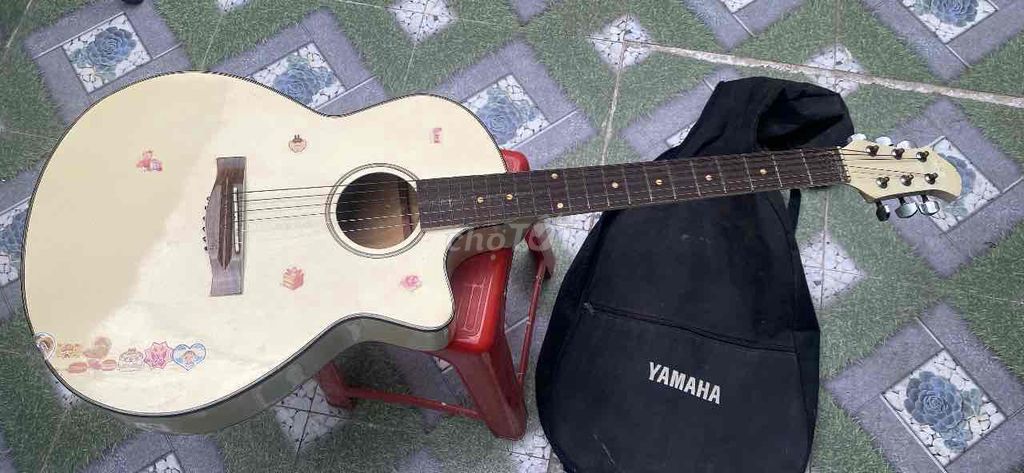 Đàn guitar acoustic Yamaha Kem. Mua bán Nhạc cụ tại Thành phố Biên Hòa Đồng Nai được đăng bởi Lê Vũ hình 1