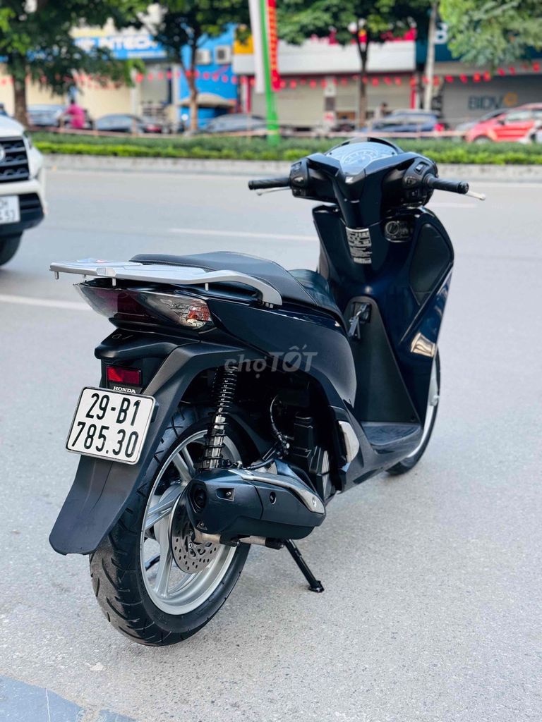 Sh 125fi khoá smarkey đèn led cuối 2017 đại chất. Mua bán Xe máy tại Quận Cầu Giấy Hà Nội được đăng bởi nguyễn bích thuỷ hình 2