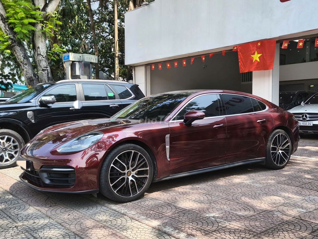 Porsche Panamera4 đỏ mận 2021. Mua bán Ô tô tại Quận Long Biên Hà Nội được đăng bởi Long Biên Cars hình 4