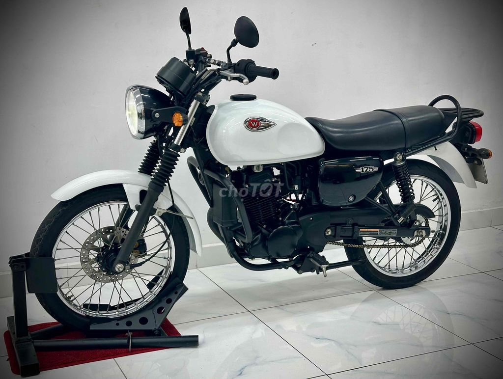 KAWASAKI W175 DATE 2019