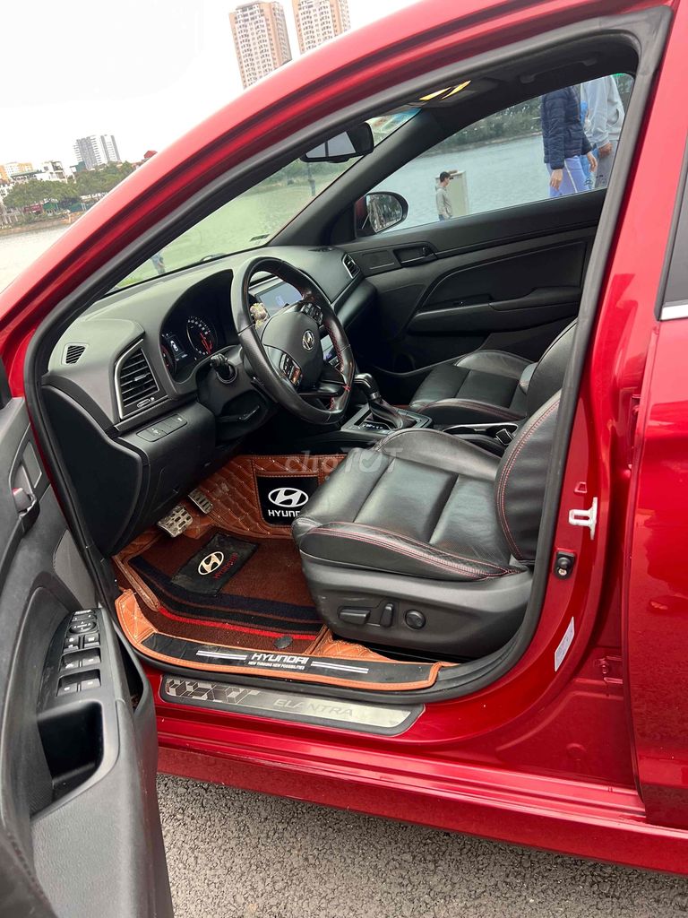 Hyundai Elantra 2018 1.6 AT Sport - siêu đẹp. Mua bán Ô tô tại Quận Hoàng Mai Hà Nội được đăng bởi Nguyễn Nam hình 7