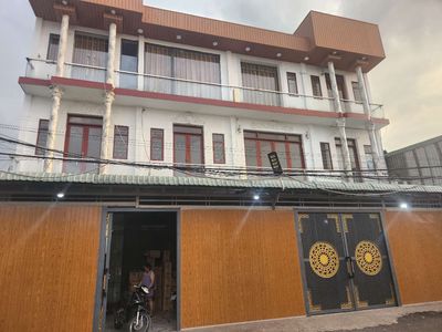Cân bán Gấp  Nhà VInh Lộc B đường 1A ( đường nhựa  xe hơi )