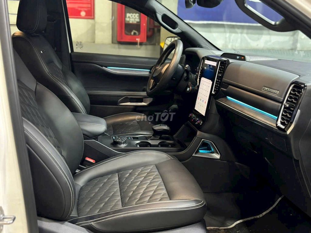 Ford Everest Platinum (bản cao nhất). Mua bán Ô tô tại Quận 8 Tp Hồ Chí Minh được đăng bởi Quốc Tuấn xe lướt Sài Gòn Ford hình 3