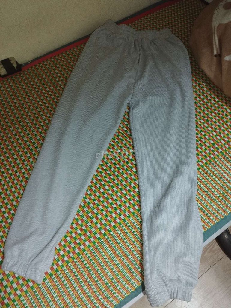 Quần jogger nữ len tăm xám ghi (xám chuột). Mua bán Quần áo tại Thị xã Quảng Yên Quảng Ninh được đăng bởi Khánh Linh hình 1