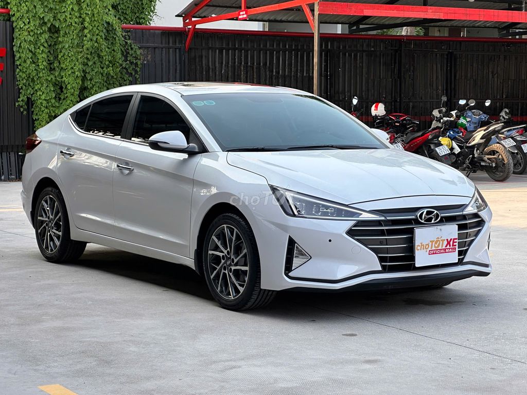 Hyundai Elantra 2021 - Odo 31,000km đẹp như mới