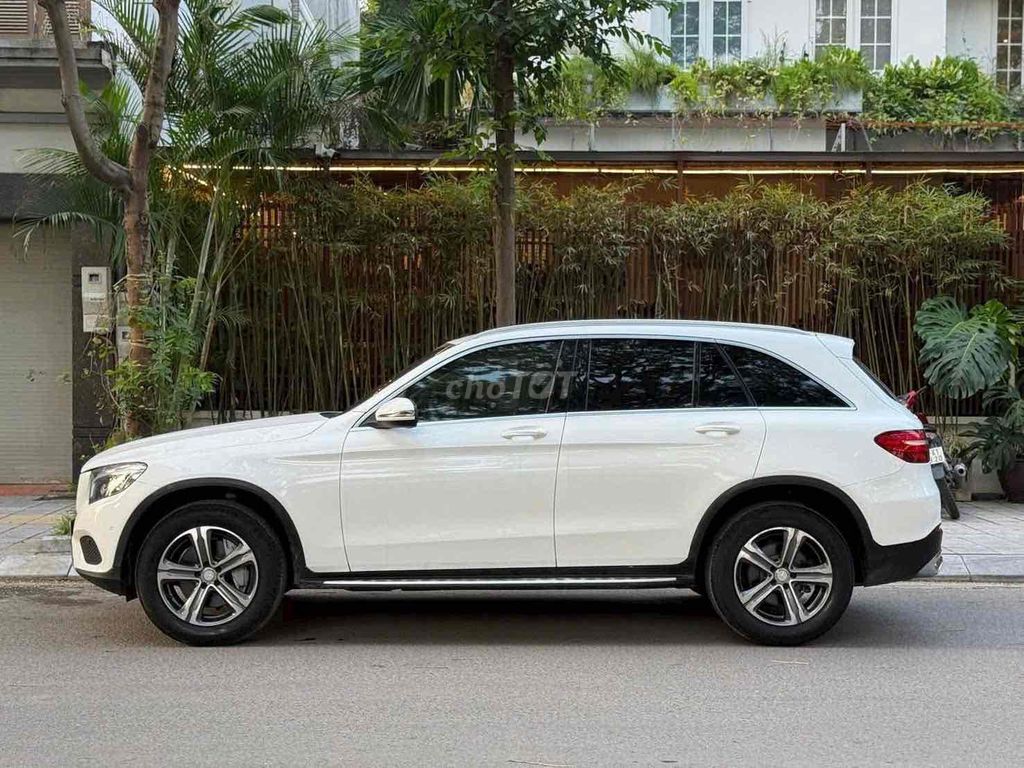 Mercedes-Benz GLC 250 2016 Trắng kem 90000 km. Mua bán Ô tô tại Quận Hoàng Mai Hà Nội được đăng bởi Mr Tài hình 3