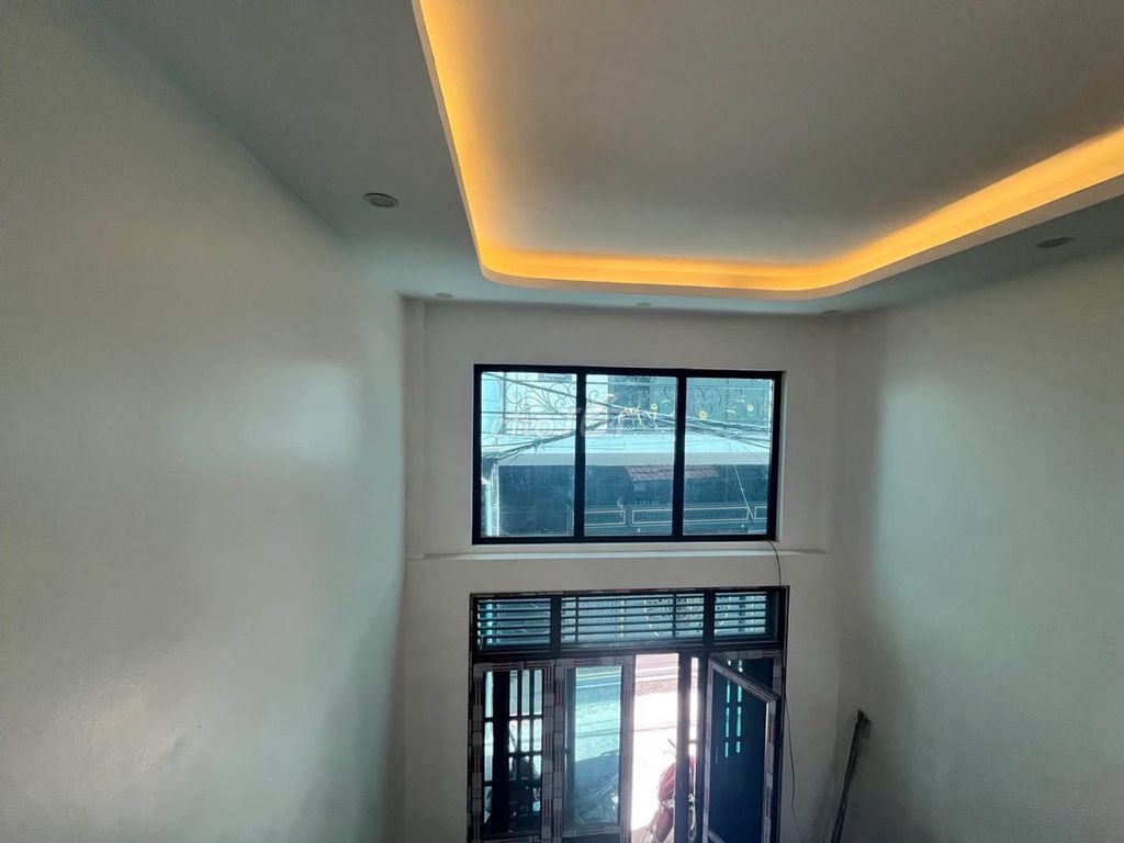 Продается дом Vinh Quynh, 47 м², 5-этажный угловой участок, 4 спальни