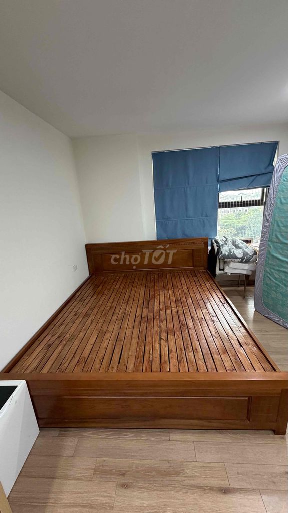 Giường Gỗ Xoan Đào 2.2m x 2m Nâu. Mua bán Giường, chăn ga gối nệm tại Quận Hà Đông Hà Nội được đăng bởi Vu Hang Nhung hình 1