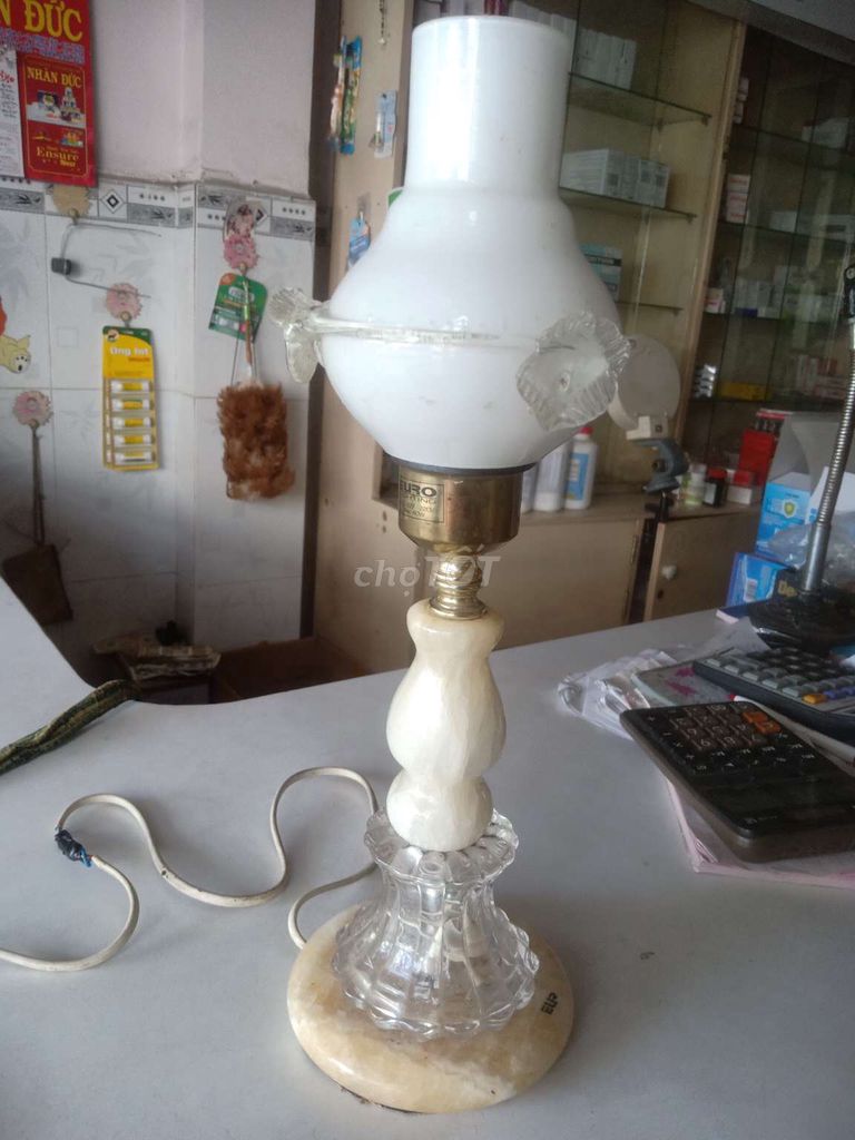Đèn bàn Đá Thủy tinh Trắng. Mua bán Đèn tại Quận 8 Tp Hồ Chí Minh được đăng bởi kim trung hình 1