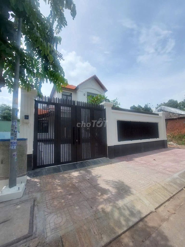 BIỆT THỰ 200m2 SÂN VƯỜN RỘNG RÃI, ĐƯỜNG TẢI TẬN NƠI NGAY GIGAMALL