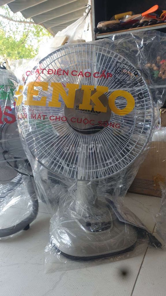 Quạt điện Senko Trắng Để bàn 35cm. Mua bán Quạt tại Quận Liên Chiểu Đà Nẵng được đăng bởi Thuỷ hình 1