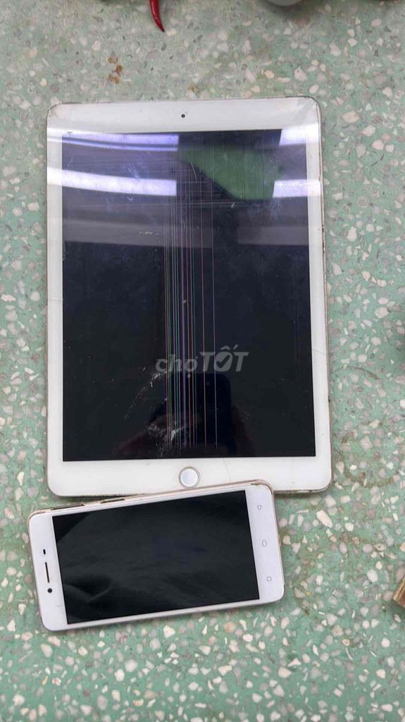 xác máy tính bảng iPad và cây OPPO. Mua bán Máy tính bảng tại Quận Tân Bình Tp Hồ Chí Minh được đăng bởi nguyên việt  hình 1