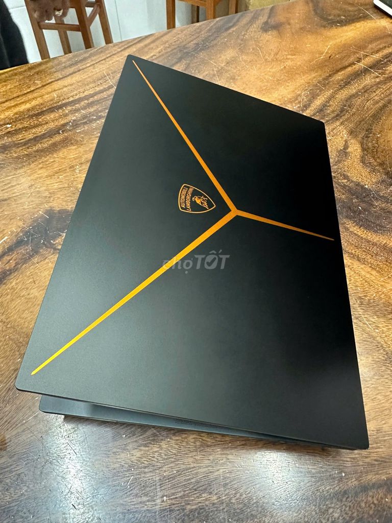 Razer Blade 16 i9-13950HX 16 inch 64GB/2TB. Mua bán Laptop tại Quận Tân Bình Tp Hồ Chí Minh được đăng bởi Nguyễn Phi triều hình 1