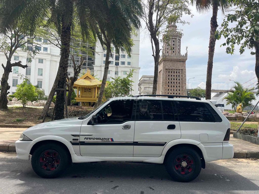 SsangYong Musso 2004 Trắng Tự động