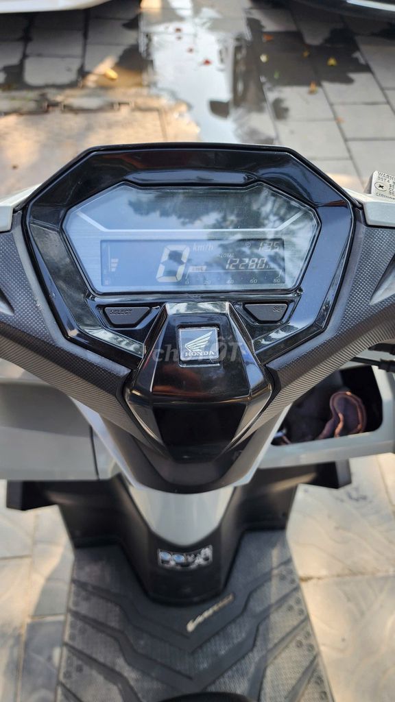 Honda Vario 160 2018 Xám 12280 km. Mua bán Xe máy tại Quận Cầu Giấy Hà Nội được đăng bởi iMotorbike Hà Nội hình 4