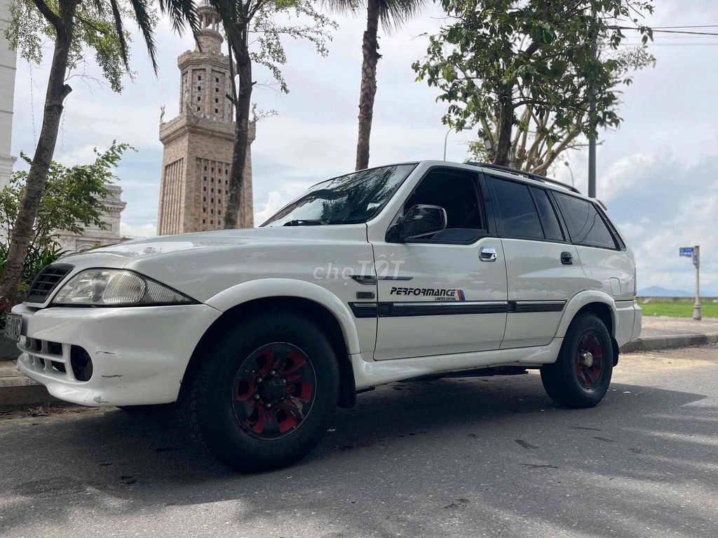 SsangYong Musso 2004 Trắng Tự động