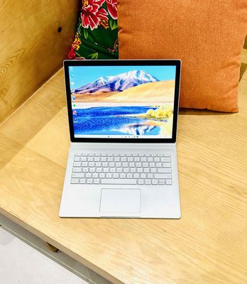 Microsoft Surface Book 2 i5 8GB/256GB like new