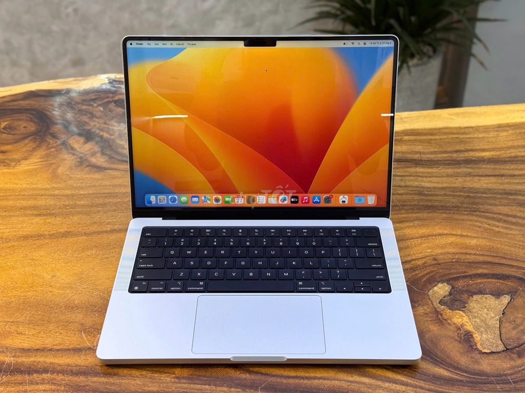 Apple MacBook Pro 2022 14" M2Pro/16G/512GB likenew