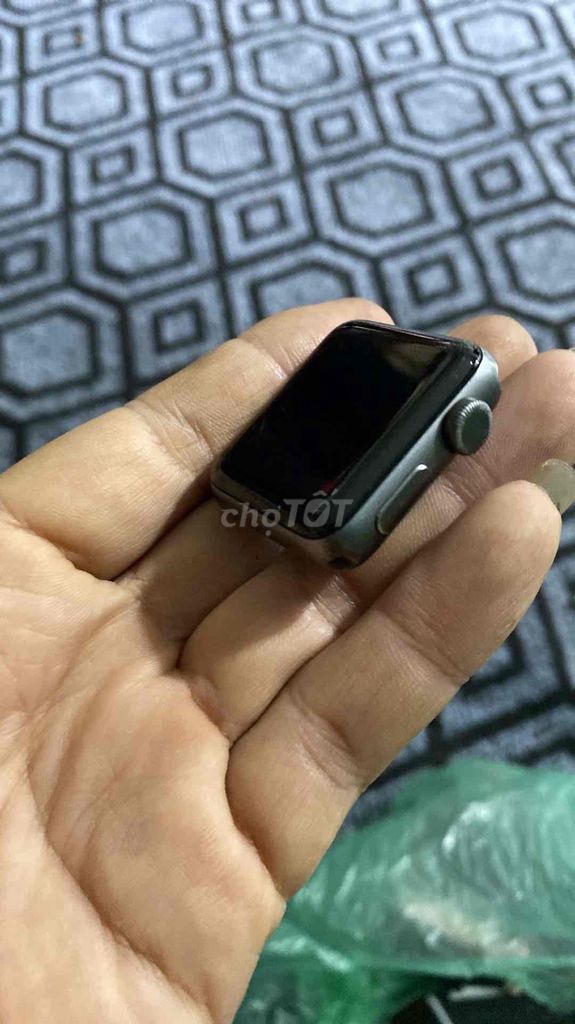 Apple watch  series 3  - 38mm   có xước nhiều