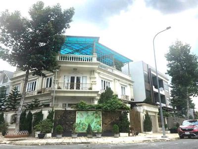 bán nhà lô góc Phú Thịnh 327m2 nội thất cao cấp