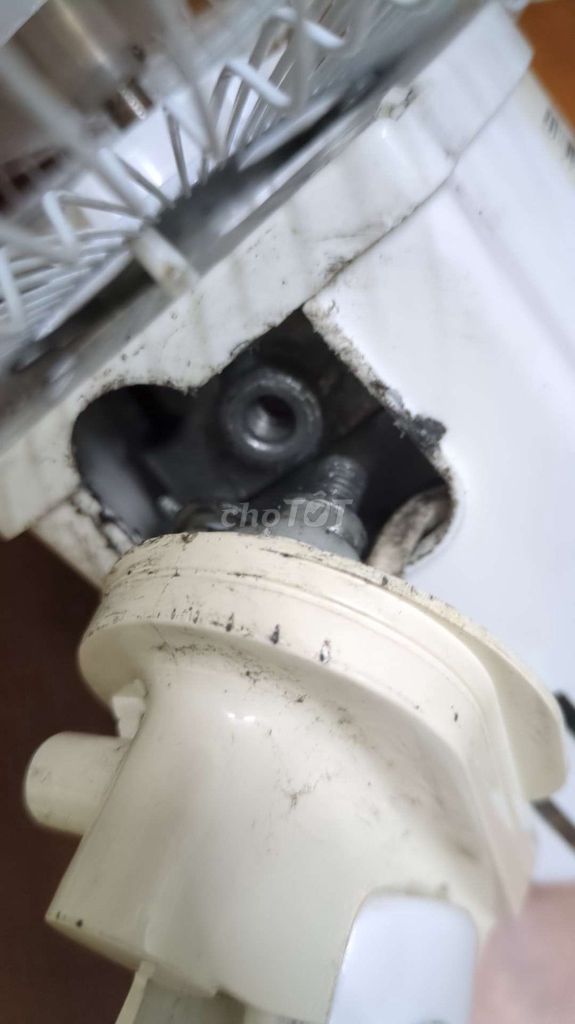 Quạt điện Comfee CF-TF300BMB Trắng. Mua bán Quạt tại Quận 4 Tp Hồ Chí Minh được đăng bởi Minh Duy hình 1