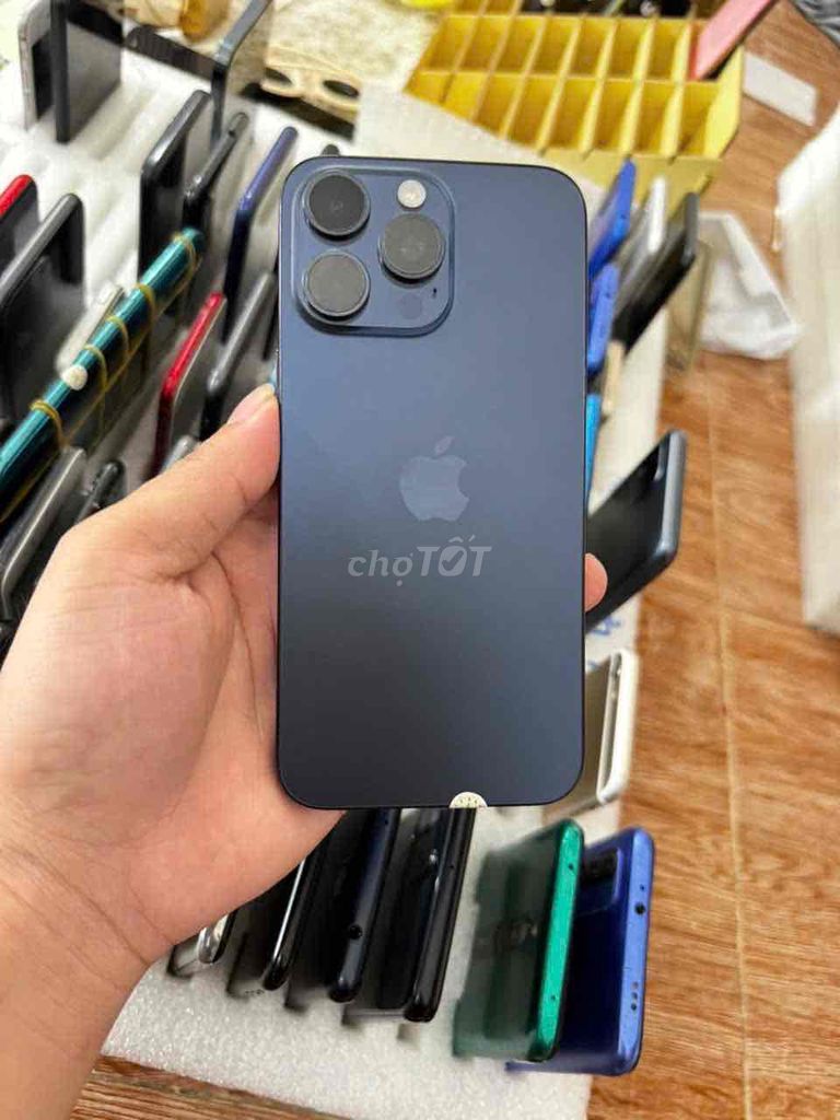 ip 15prm,256g,full face,pin 100,icl sạch,xài esim. Mua bán Điện thoại tại Thành phố Thủ Dầu Một Bình Dương được đăng bởi Phước Mobile hình 1