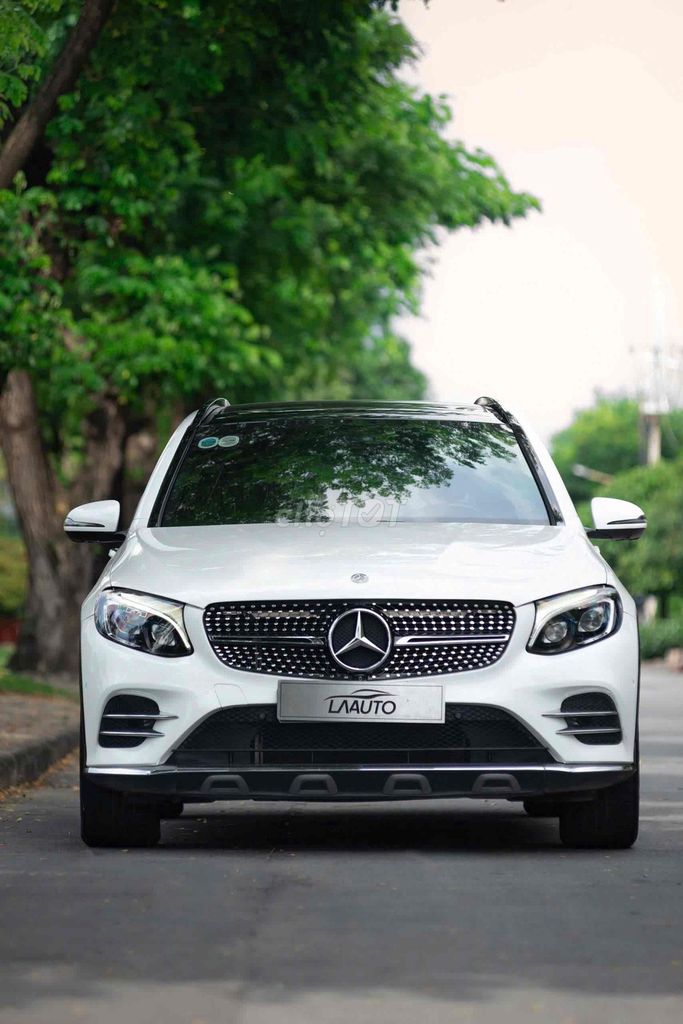 Mercedes GLC300 2018 1 chủ Trắng // Nâu. Mua bán Ô tô tại Quận 7 Tp Hồ Chí Minh được đăng bởi Nguyễn Lê Trung hình 1