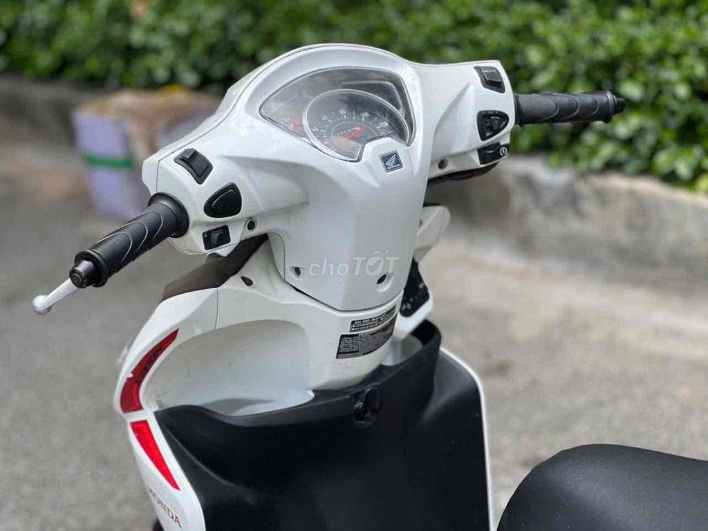 Honda Vision 2020 Smartkey Trắng đỏ. Mua bán Xe máy tại Quận 11 Tp Hồ Chí Minh được đăng bởi Hưng Từ hình 11