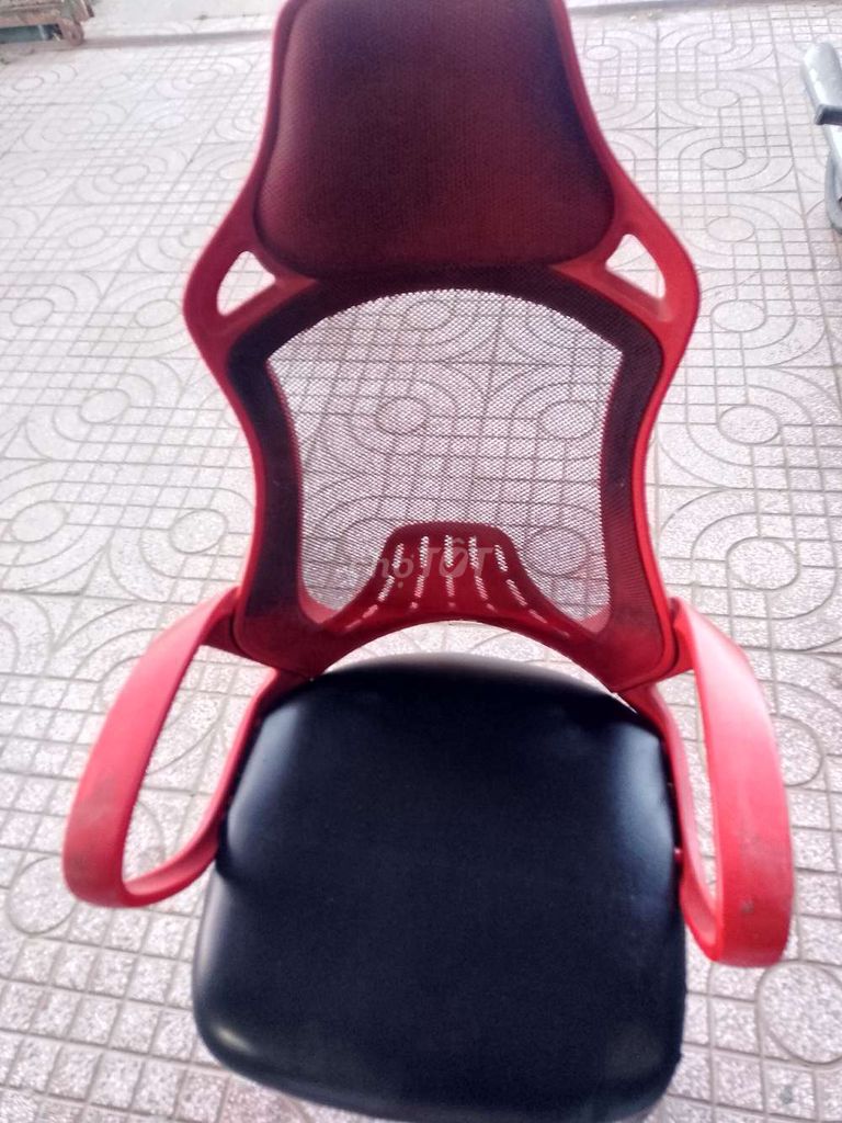 Ghế văn phòng Lưới Đỏ Đen. Mua bán Bàn ghế tại Thành phố Bến Tre Bến Tre được đăng bởi đăng hình 1