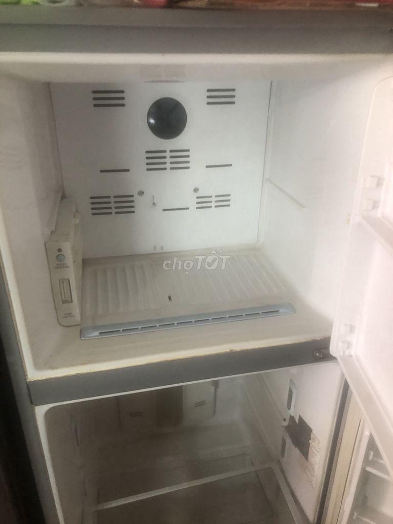 0565191886 - Tủ lạnh sanyo 180L còn mới 85%