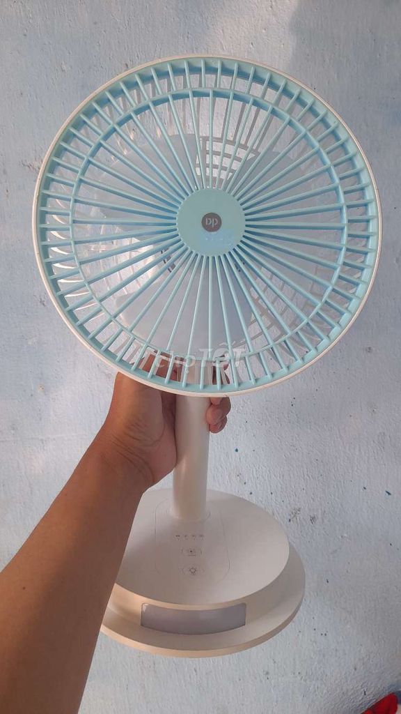 Quạt tích điện Nhỏ gọn Trắng Xanh Đèn LED. Mua bán Quạt tại Thành phố Thủ Dầu Một Bình Dương được đăng bởi THỊNH  hình 1