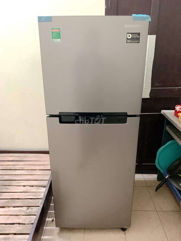 0379307373 - Tủ lạnh Samsung Inverter 208 lít RT19M300BGS/SV