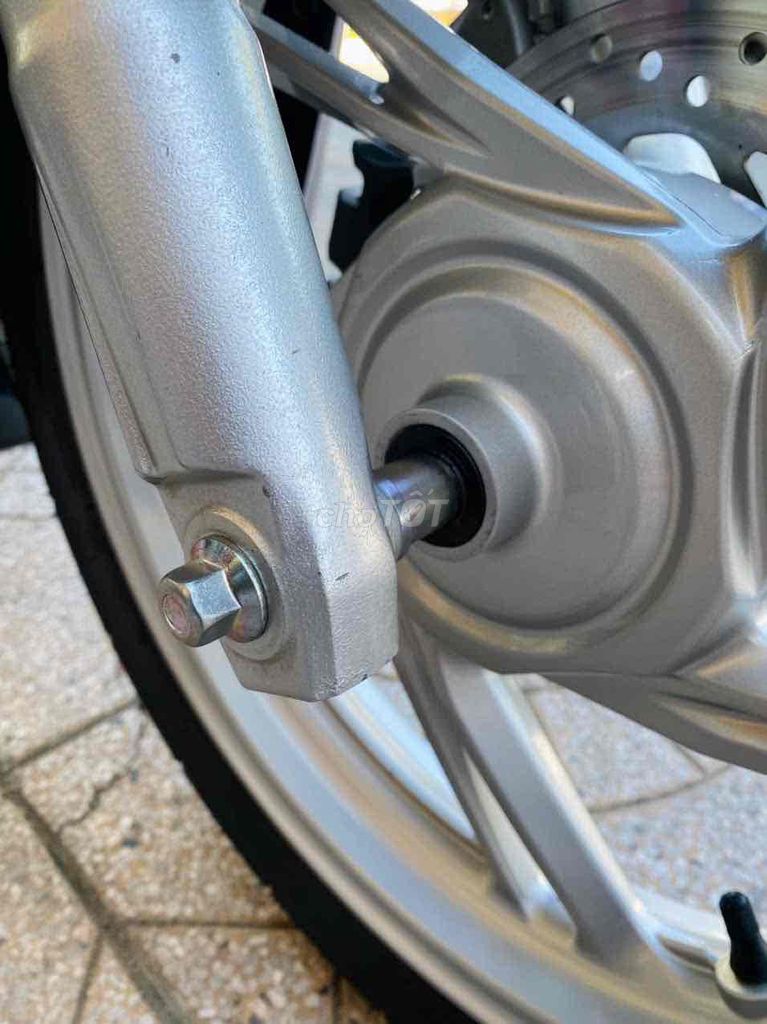 Honda SH150i ABS 2019 Bạc 15000 km. Mua bán Xe máy tại Quận Ninh Kiều Cần Thơ được đăng bởi CHXM Tân Liên Hưng 2 hình 9