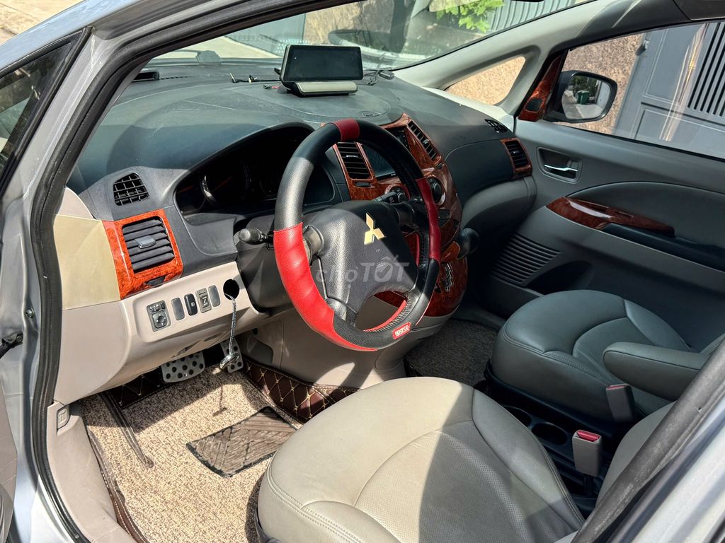 Mitsubishi Grandis 2006 Bạc 78.000 km cọp hiếm. Mua bán Ô tô tại Quận 12 Tp Hồ Chí Minh được đăng bởi Danh 631 hình 5
