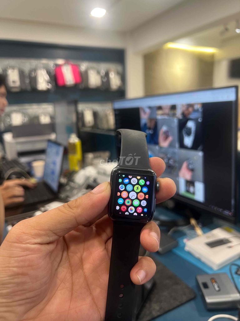 Apple Series 3 ngoại quan 98% kèm sạc