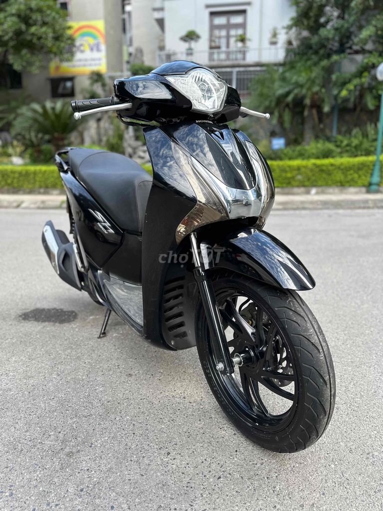 Honda SH 150 năm 2016 ! chạy ít xe còn mới. Mua bán Xe máy tại Quận Hoàng Mai Hà Nội được đăng bởi Xe Máy Quân Oanh  hình 5