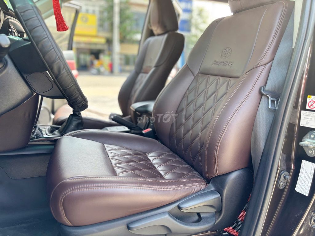 Toyota Fortuner 2018 MT màu nâu 130000 km -689tr. Mua bán Ô tô tại Thành phố Dĩ An Bình Dương được đăng bởi Siêu Thị Ô Tô Bình Dương  hình 15