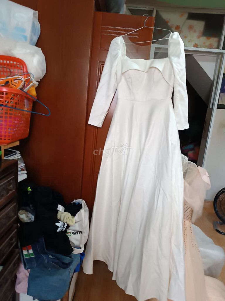Váy cưới nữ vải mềm mại trắng, eo 70cm. Mua bán Quần áo tại Quận Gò Vấp Tp Hồ Chí Minh được đăng bởi Ivan hình 1
