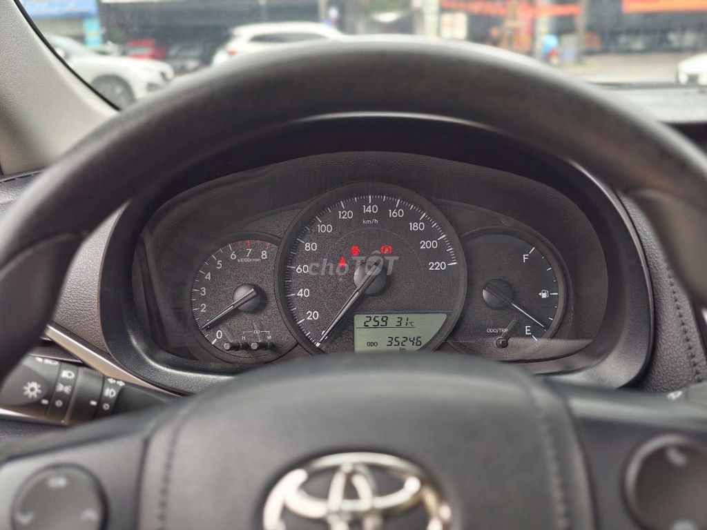 TOYOTA VIOS 2024 SỐ SÀN màu vàng cát. Mua bán Ô tô tại Quận Long Biên Hà Nội được đăng bởi BON AUTO hình 13