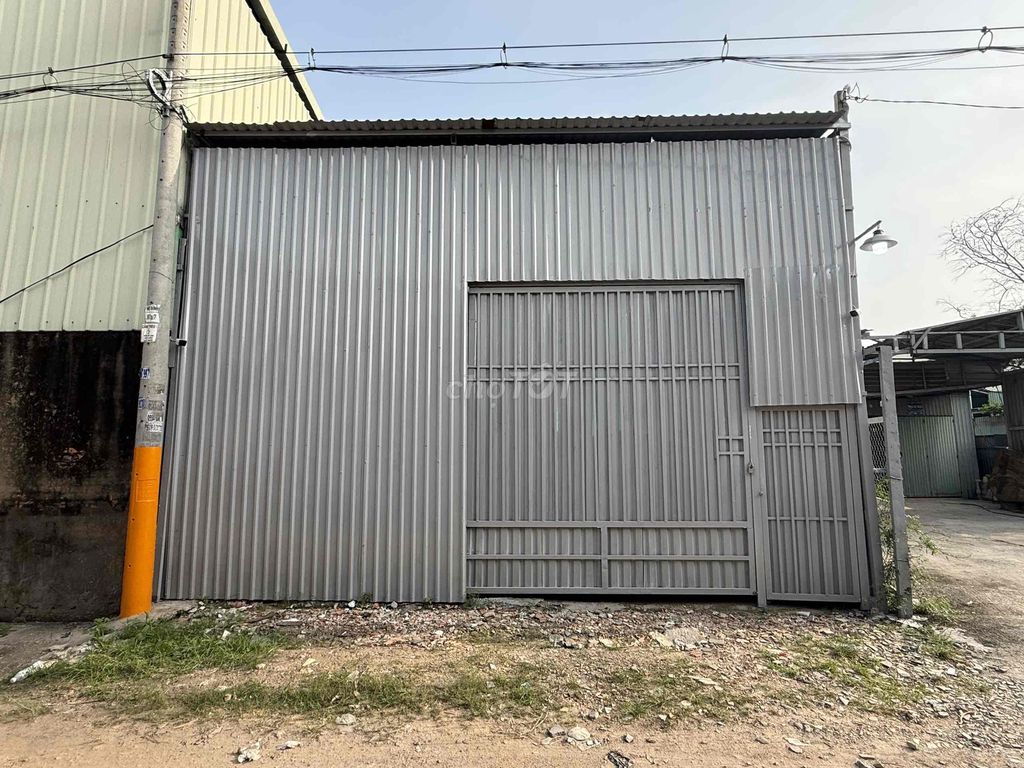 Cho thuê kho đường song hành. 7 x 22m. Giá 10tr