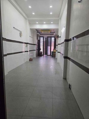 Cho thue nhà hẻm xe tải 4x28m đúc lửng 2/3 nhà điện 3f 14tr