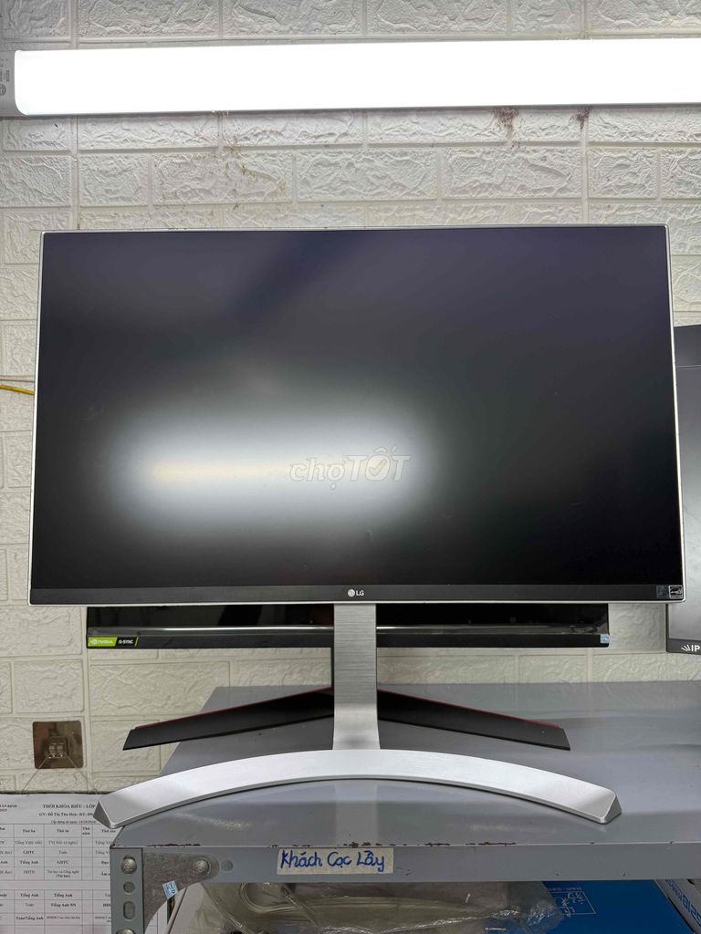 Bán chiếc màn LG 27inch/ 4K mã 27UD88