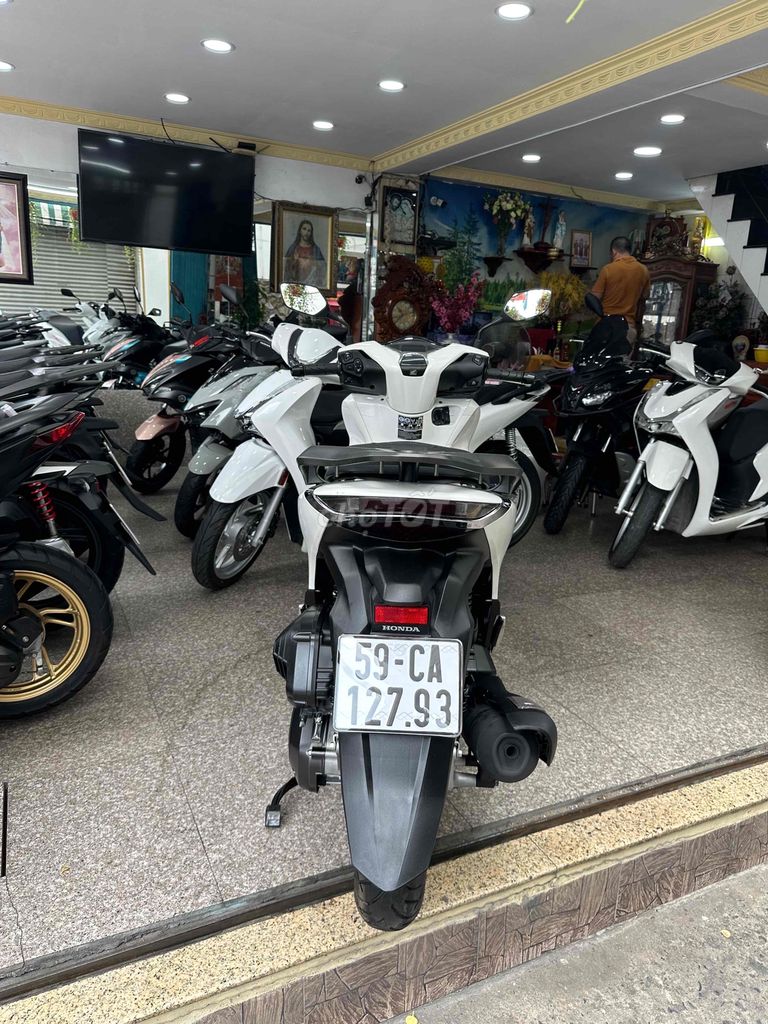 SH 150i ABS + HSTC 2020 Trắng Đen BSTP Chính Chủ. Mua bán Xe máy tại Quận Phú Nhuận Tp Hồ Chí Minh được đăng bởi Ngô Hà hình 5