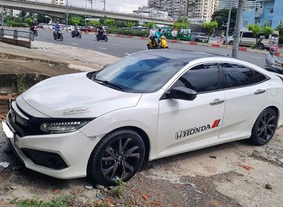Honda Civic RS 2019 1.5 Turbo - Trắng - 86,500km